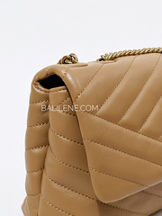 Tory-Burch-90452-Kira-Chevron-Small-Convertible-Shoulder-Bag-Almond-Brown-Balilene-detail-samping