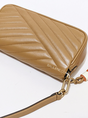 Tory-Burch-90458-Kira-Chevron-Tassel-Small-Flap-Shoulder-Bag-Almond-Brown-Balilene-detail-belakang