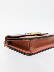 Tory-Burch-Eleanor-Diamond-Quilted-Convertible-Shoulder-Bag-Toasted-Pecan-Balilene-detail-samping