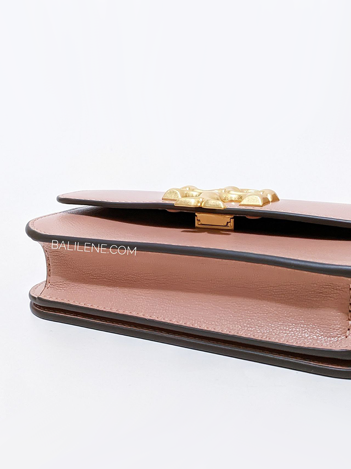 Tory-Burch-Eleanor-Textured-Phone-Crossbody-Bag-Meadowsweet-Balilene-detail-bawah