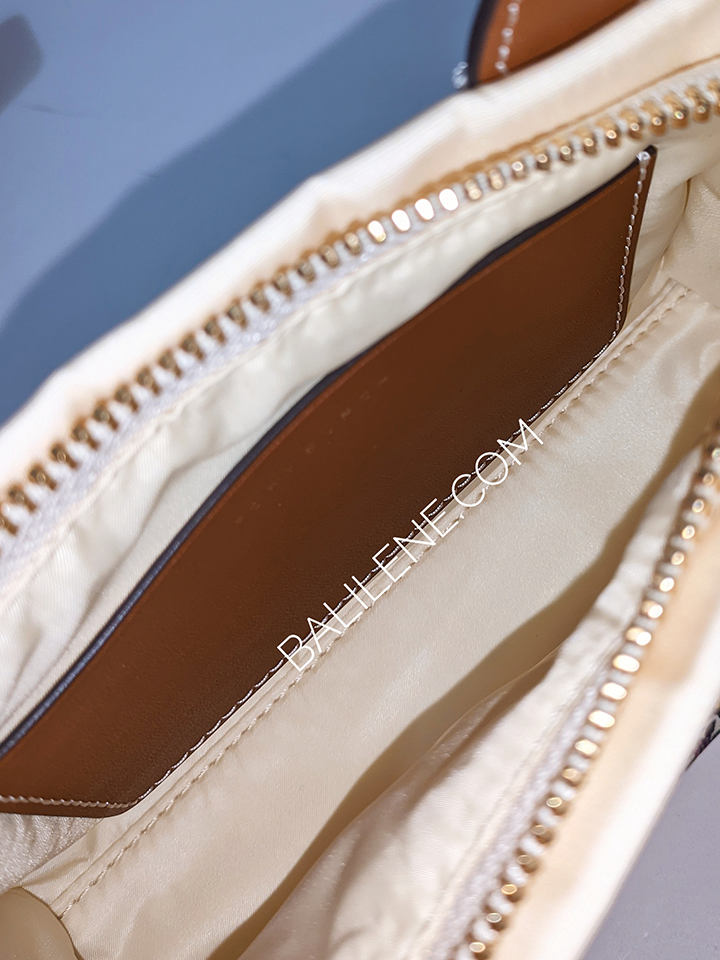 Tory-Burch-Ella-Printed-Mini-Tote-Ivory-Floral-Daisy-Border-Balilene-detail-dalam