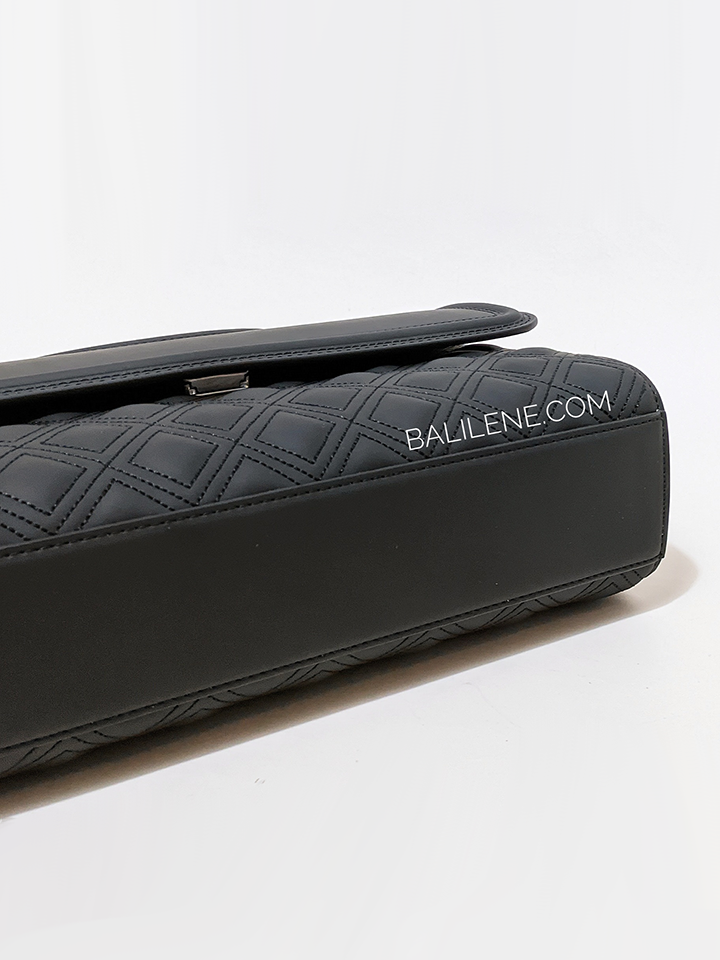 Tory-Burch-Fleming-Matte-Convertible-Shoulder-Bag-Black-Balilene-detail-bawah