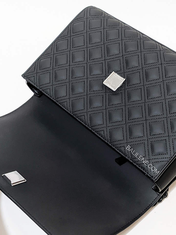 Tory-Burch-Fleming-Matte-Convertible-Shoulder-Bag-Black-Balilene-detail-penutup