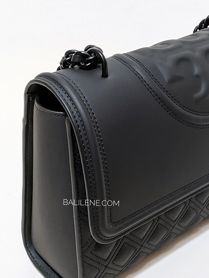 Tory-Burch-Fleming-Matte-Convertible-Shoulder-Bag-Black-Balilene-detail-samping