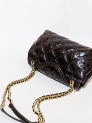 Tory-Burch-Fleming-Soft-Glazed-Convertible-Shoulder-Bag-Espresso-Balilene-detail-belakang