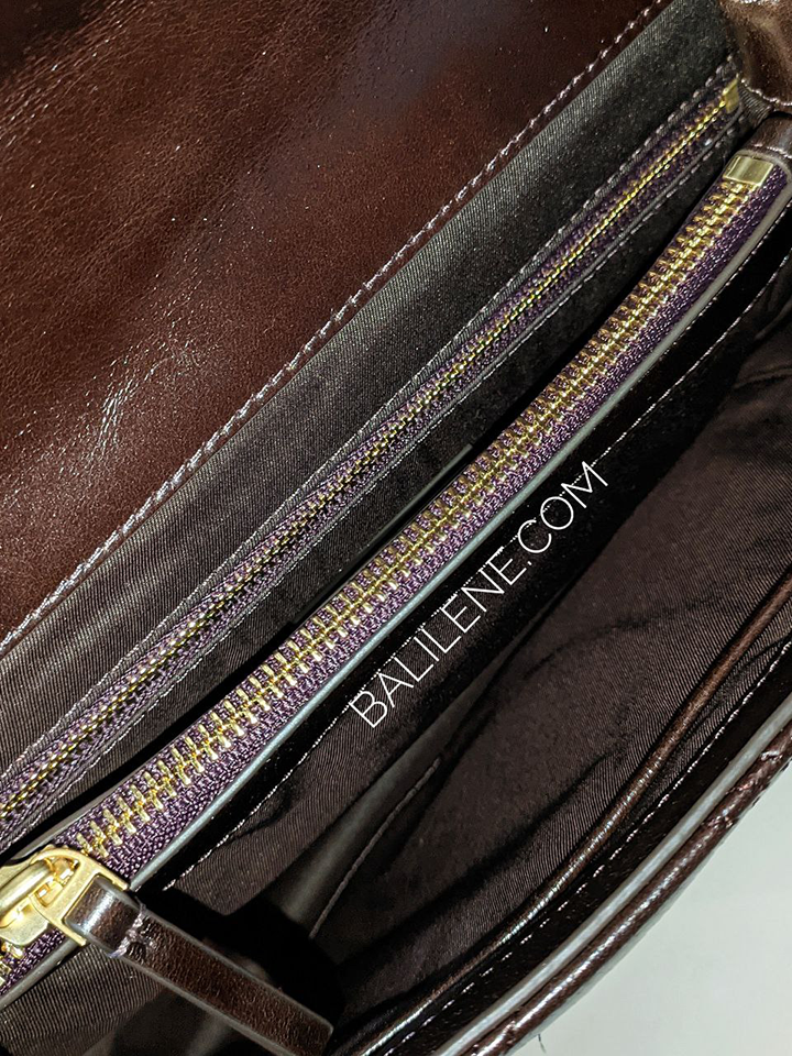 Tory-Burch-Fleming-Soft-Glazed-Convertible-Shoulder-Bag-Espresso-Balilene-detail-dalam