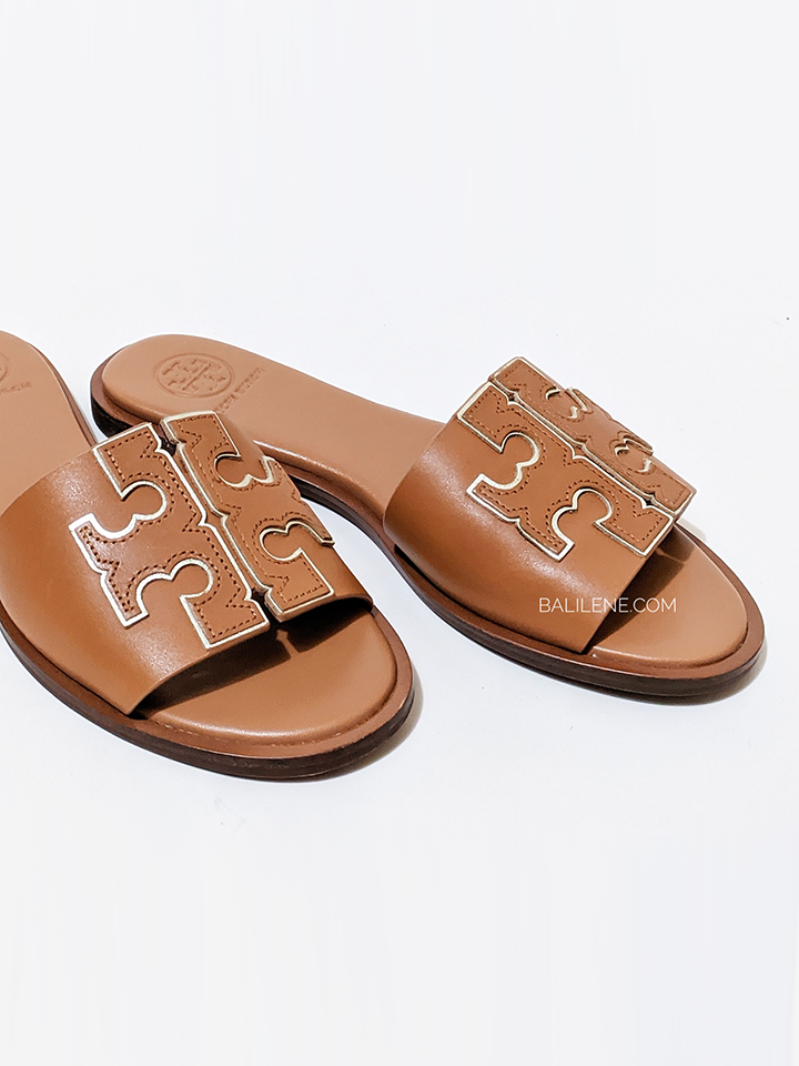 Tory-Burch-Ines-Slide-Calf-Leather-Tan-Spark-Balilene-detail-logo