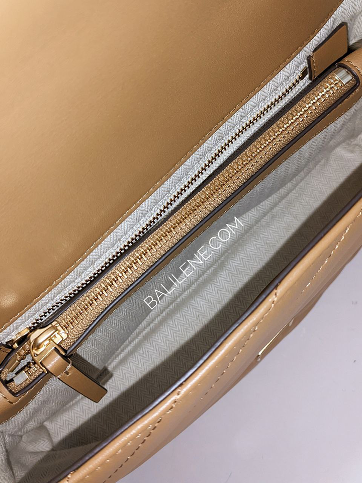 Tory-Burch-Kira-Chevron-Convertible-Shoulder-Bag-Dusty-Almond-Balilene-detail-dalam