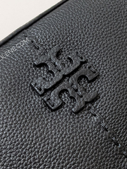 Tory-Burch-McGraw-Camera-Bag-Black-Balilene-detail-logo