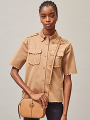 Tory-Burch-McGraw-Camera-Bag-Tiramisu-Balilene-onmodel