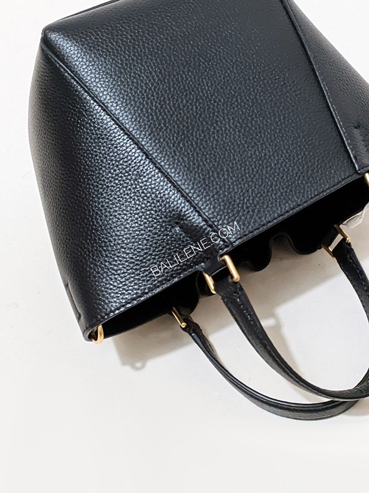 Tory-Burch-McGraw-Mini-Drawstring-Satchel-Bag-Black-Balilene-detail-belakang