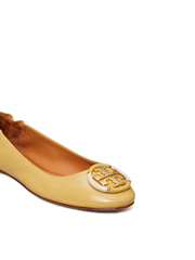 Tory-Burch-Multi-Logo-Ballet-Flat-In-Cornbread-Balilene-depan