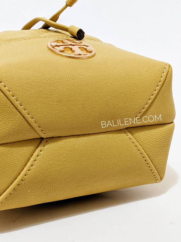 Tory-Burch-Willa-Mini-Bucket-Bag-Golden-Sunset-Balilene-detail-bawah