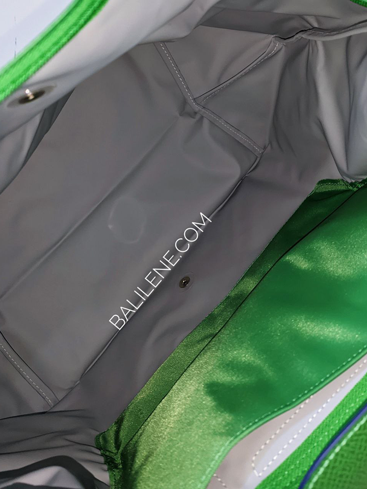 detail-bagian-belakang-Longchamp-Le-Pliage-Club-Small-Shoulder-Bag-Cactus