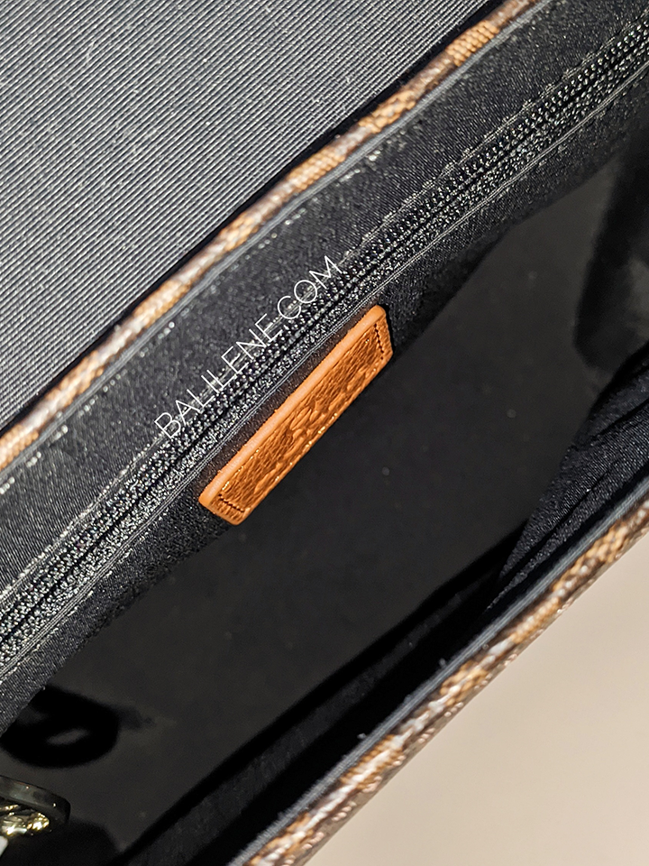 detail-bagian-dalam-Aigner-132315-50-0060-Ava-Shoulder-Bag-Logo-Small-Brown