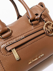 detail-bagian-depan-Michael-Kors-Carine-Extra-Small-Pebbled-Leather-Satchel-Luggage