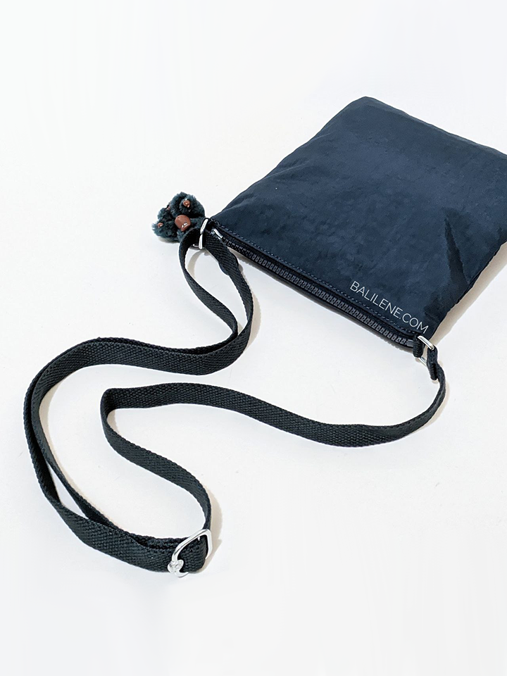 detail-belakang-Kipling-Classic-Keiko-Small-Crossbody-Bag-True-Blue-Tonal