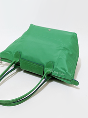 detail-belakang-Longchamp-Le-Pliage-Club-Medium-Shoulder-Bag-Cactus