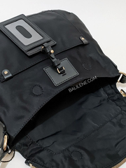 detail-closure-Marc-Jacobs-Preppy-Nylon-Natasha-Medium-Crossbody-Bag-Black