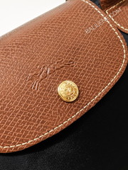 detail-logo-Longchamp-Le-Pliage-Original-Small-Top-Handle-Bag-Black