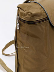 detail-samping-Longchamp-Le-Pliage-Club-Backpack-Bag-Khaki