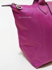 detail-samping-Longchamp-Le-Pliage-Club-Small-Shoulder-Bag-Fuchsia