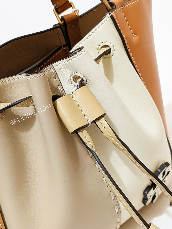 detail-strap-depan-Tory-Burch-McGraw-Color-Block-Mini-Drawstring-Satchel-Squash