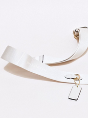 gambar-Coach-C6781-Lucy-Crossbody-In-Signature-Canvas-Khaki-Chalk-Balilene-detail-strap