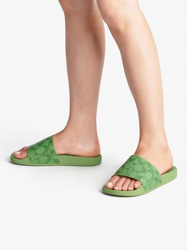 gambar-Coach-Uli-Sport-Slide-Neon-Green-Balilene-onmodel