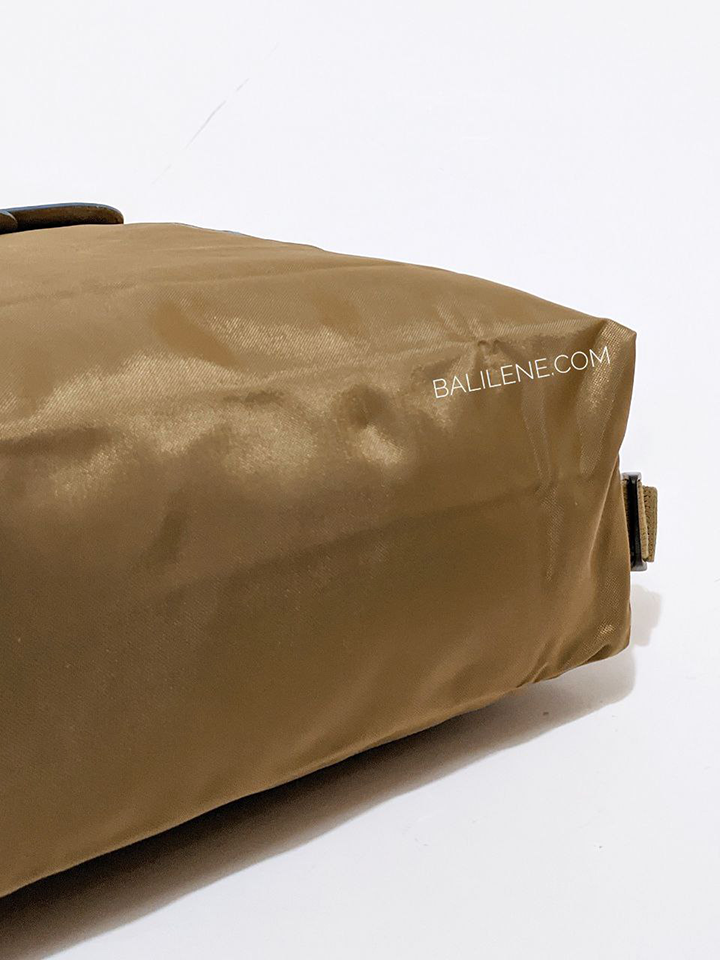 gambar-bawah-Longchamp-Le-Pliage-Club-Backpack-Bag-Khaki