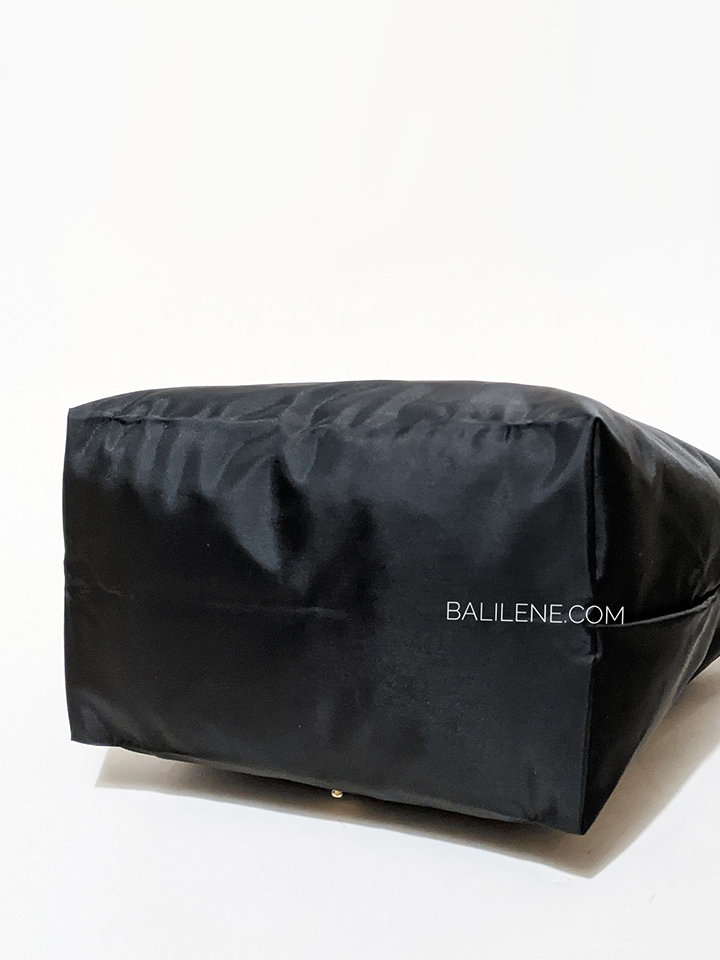 gambar-bawah-Longchamp-Le-Pliage-Original-Small-Top-Handle-Bag-Black