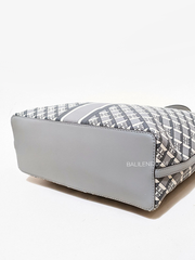 gambar-bawah-Tory-Burch-Geo-Logo-Mini-Top-Zip-Tote-Gray