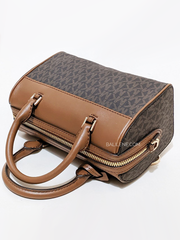 gambar-belakang-Michael-Kors-Travel-Extra-Small-Logo-And-Faux-Leather-Duffle-Crossbody-Bag-Brown