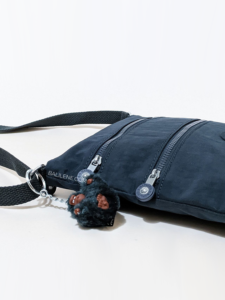gambar-samping-Kipling-Classic-Keiko-Small-Crossbody-Bag-True-Blue-Tonal