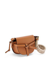 gambar-samping-Loewe-Mini-Gate-Dual-Bag-In-Soft-Calfskin-And-Jacquard-Tan