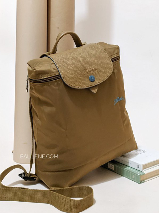 on-produk-Longchamp-Le-Pliage-Club-Backpack-Bag-Khaki