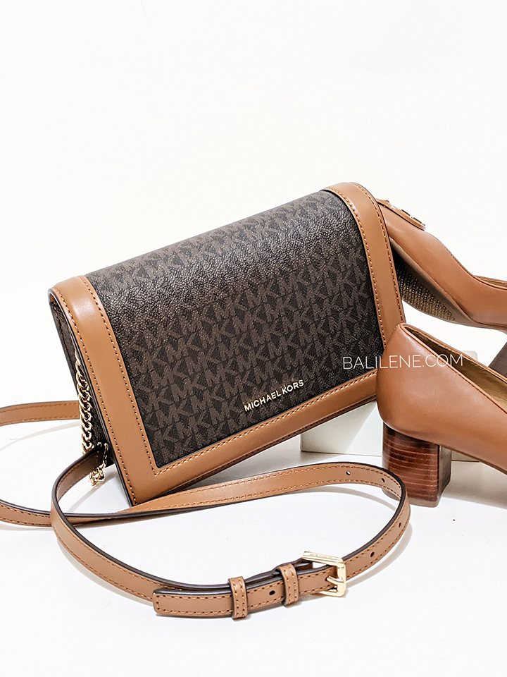 on-produk-Michael-Kors-32S2GJ6C7B-Jet-Set-Large-Logo-Crossbody-Bag-Brown-Acorn