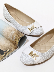 on-produk-Michael-Kors-Jilly-Logo-Ballet-Flat-Vanilla