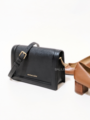 on-produk1-Michael-Kors-32S2GJ6C7L-Jet-Set-Large-Saffiano-Leather-Crossbody-Bag-Black