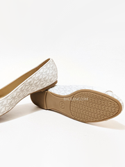 on-produk1-Michael-Kors-Jilly-Logo-Ballet-Flat-Vanilla