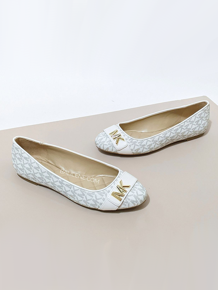on-produk4-Michael-Kors-Jilly-Logo-Ballet-Flat-Vanilla