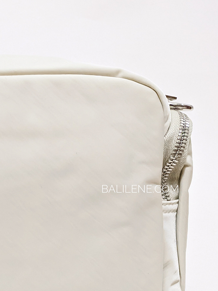 Bimba-Y-Lola-221BBMY1N.T2059-Bone-Nylon-Crossbody-Bag-Balilene-detail-belakang