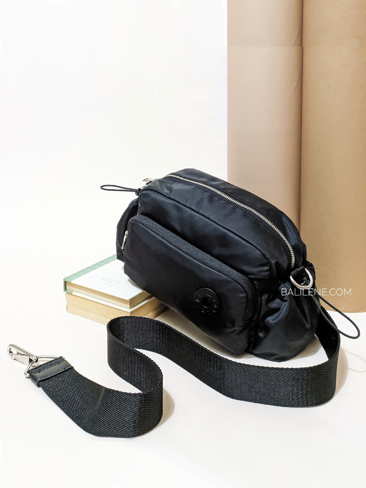 Bimba-Y-Lola-222BBIJ5K.T2000-Medium-Black-Nylon-Crossbody-Bag-Balilene-detail-depan