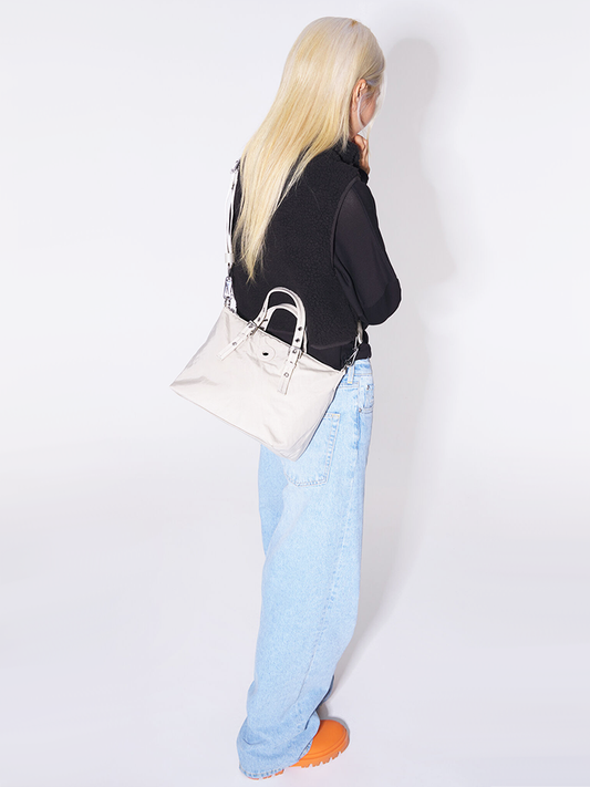 Bimba-Y-Lola-Medium-Khaki-Nylon-Tote-Bag-Balilene-onmodel1