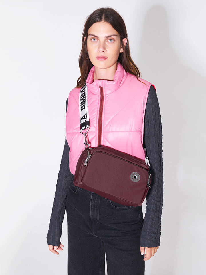 Bimba-Y-Lola-Medium-Nylon-Shoulder-Bag-Maroon-Balilene-onmodel