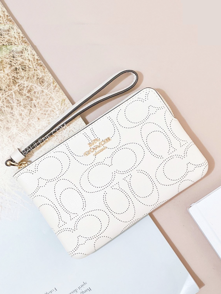 Coach Corner Zip Wristlet In Signature Leather Chalk