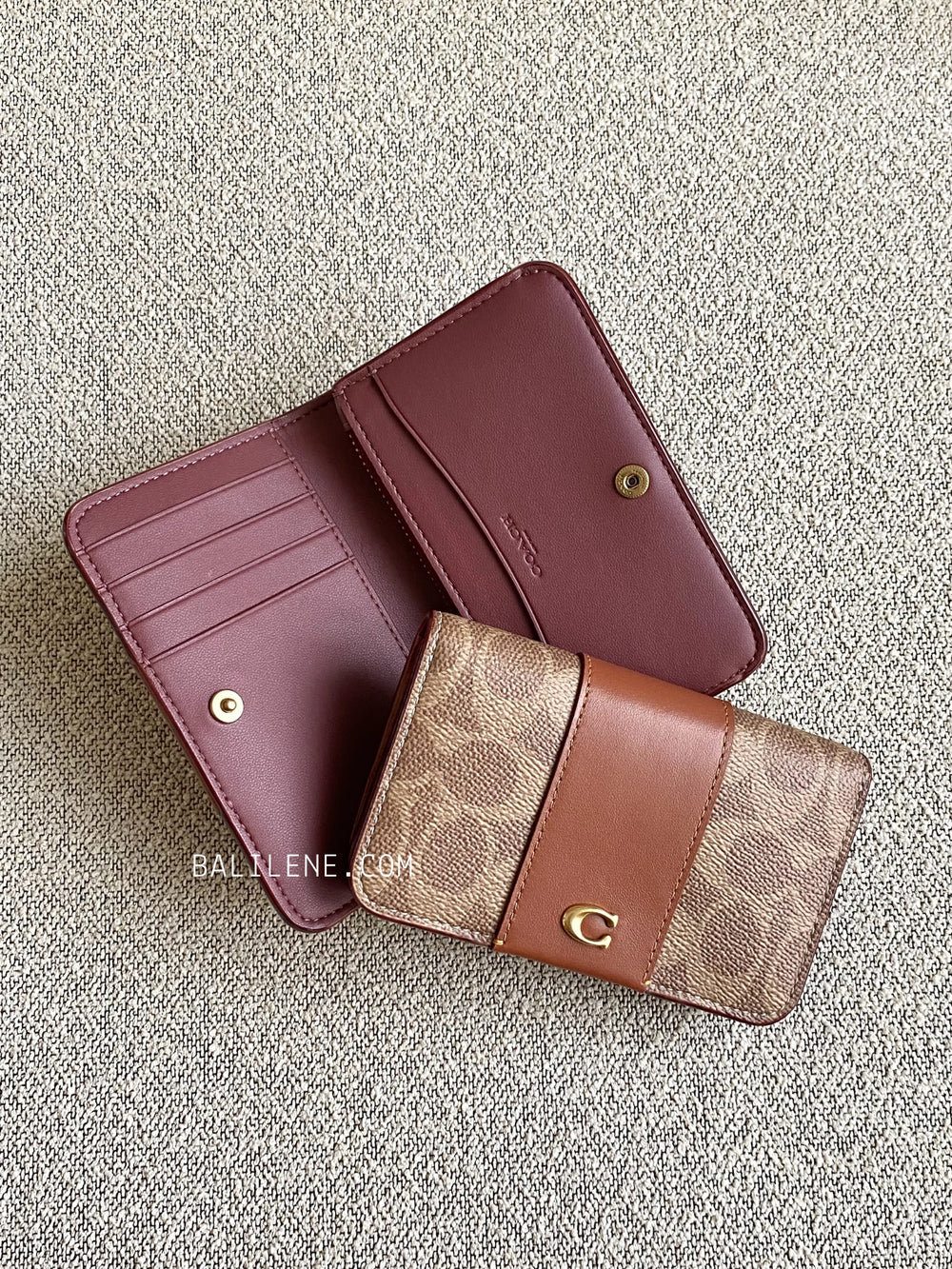 Coach-Essential-Slim-Card-Case-In-Signature-Canvas-Tan-Caramel-balilene