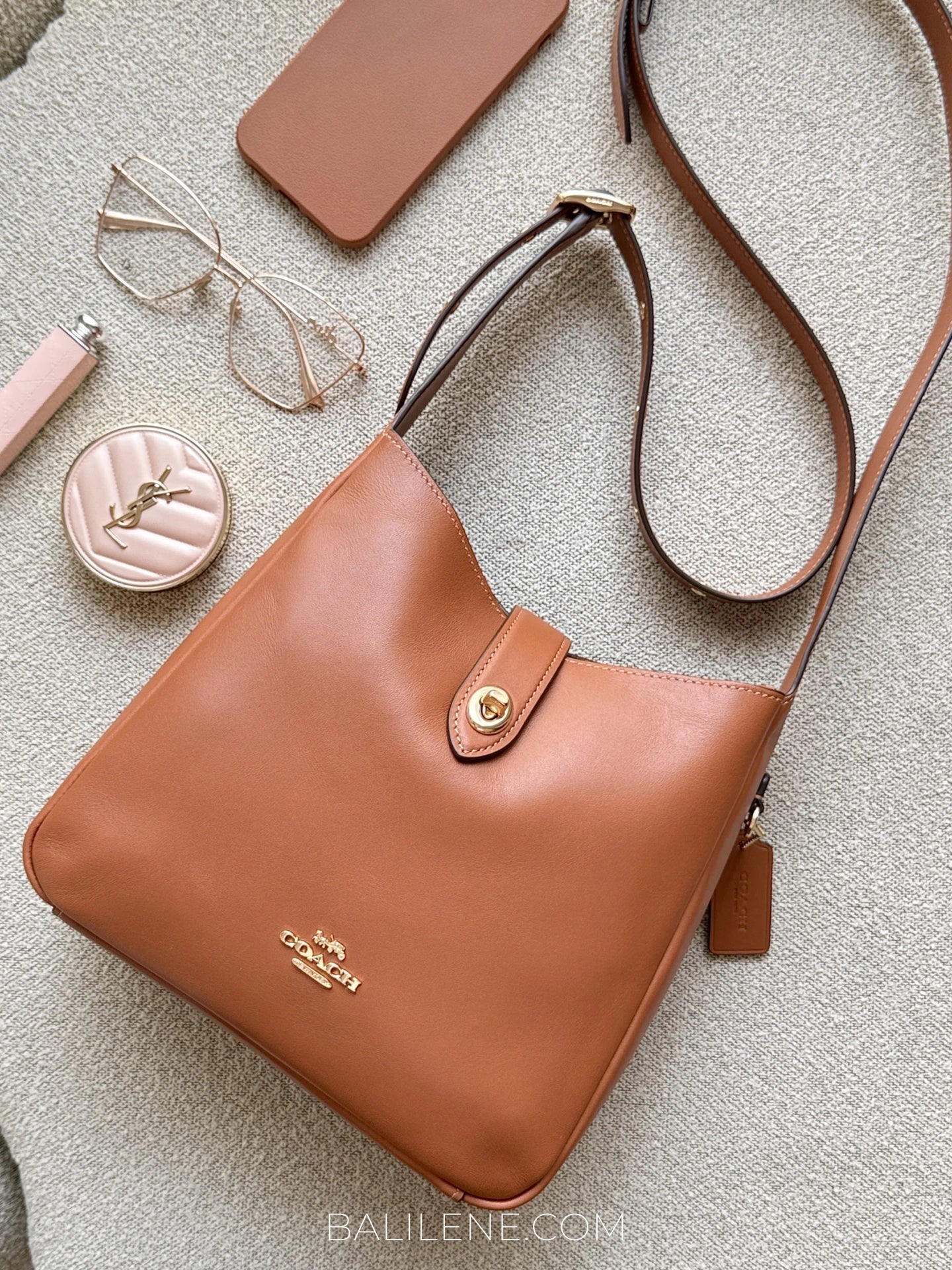 Coach-Hadley-Convertible-Crossbody-Bag-Tan-balilene