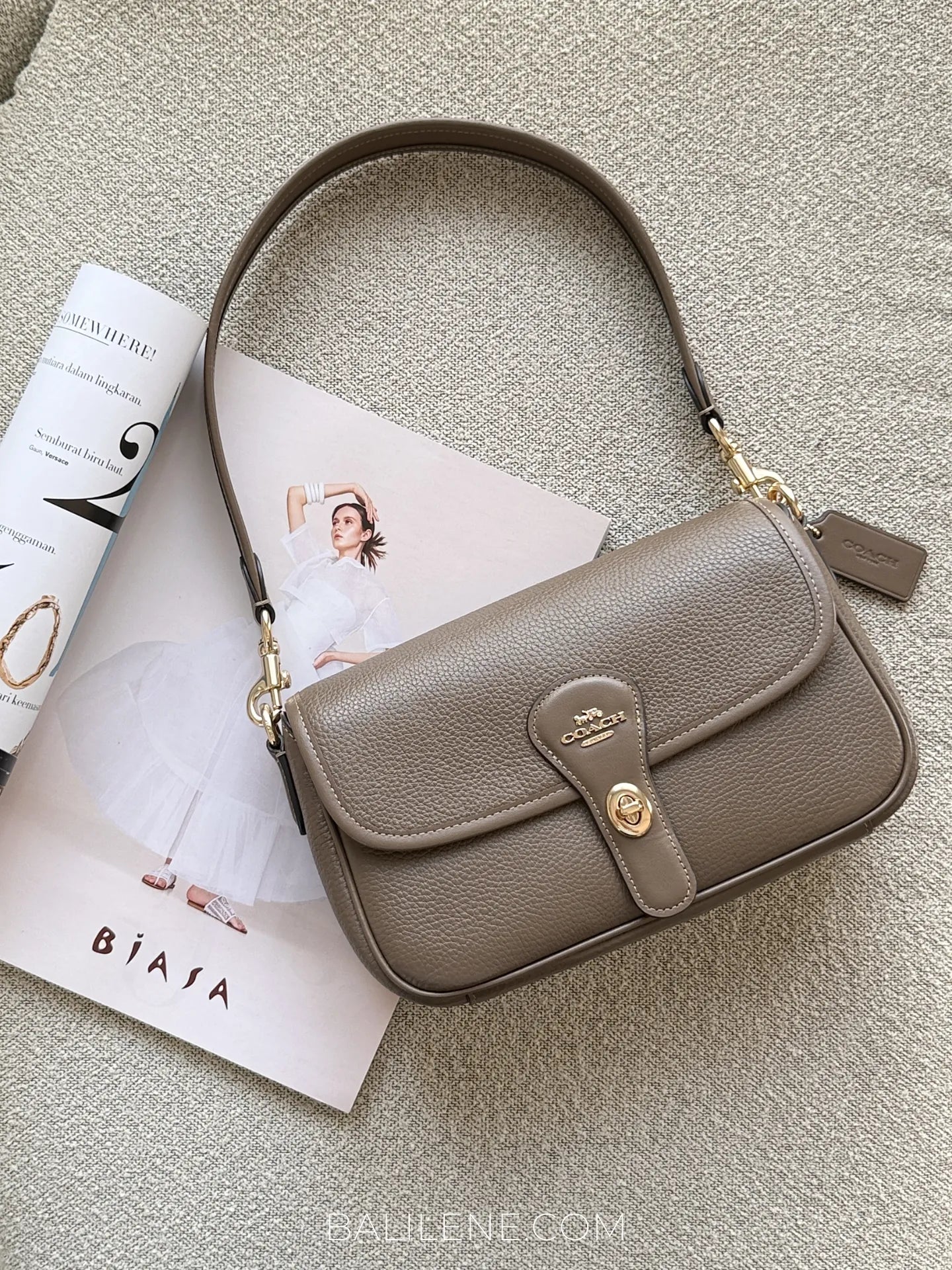 Coach-Hadley-Shoulder-Bag-Dark-Stone-balilene