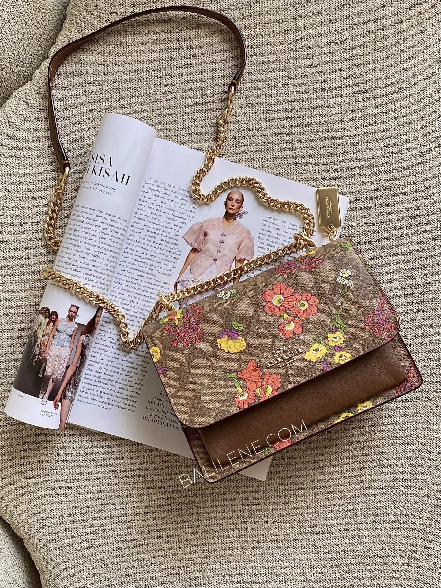 Coach-Klare-Crossbody-Bag-In-Signature-Canvas-With-Floral-Print-Khaki-Multi-balilene